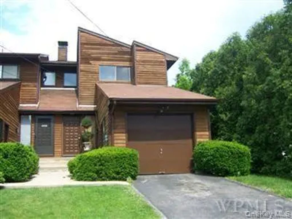 33 Roanoke Avenue, Rye Brook