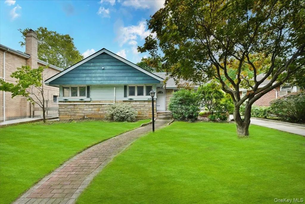 7515 196th Place, Fresh Meadows