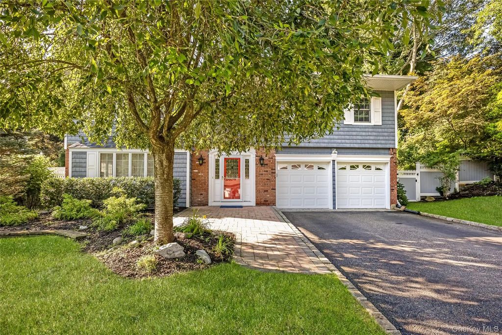 6 Mountain Laurel Lane, Kings Park