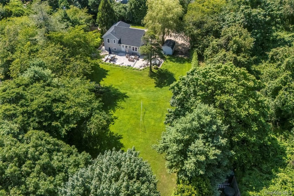 845 County Road 39, Southampton