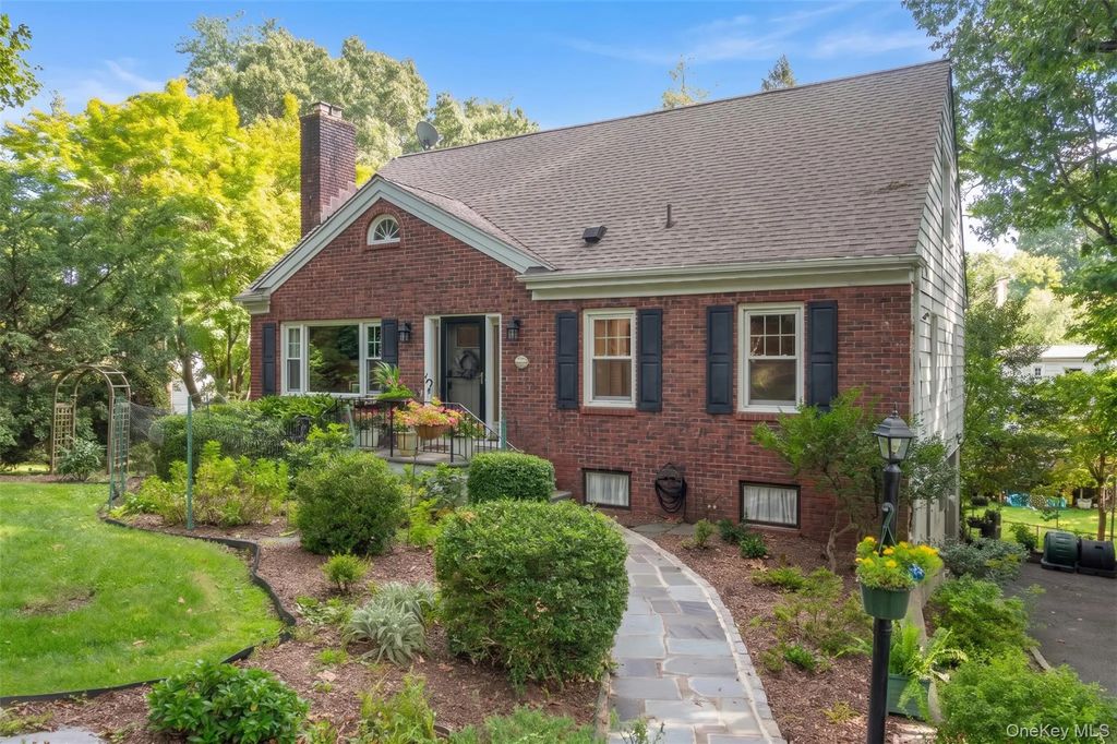 36 Myrtle Avenue, Dobbs Ferry