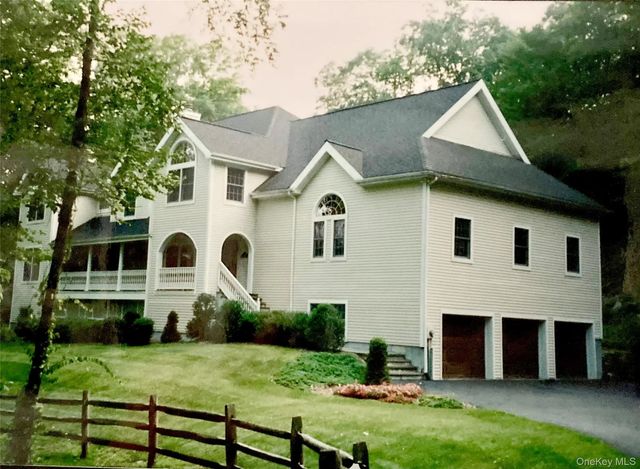 11 Smith Farm Road, Bedford