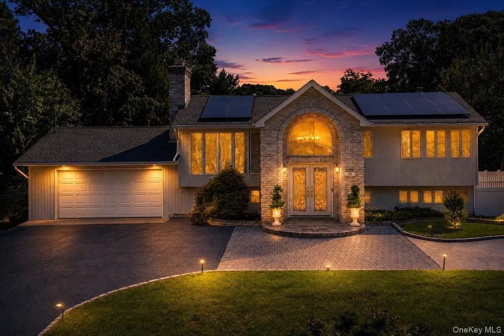 45 Dietz Avenue, Lake Grove