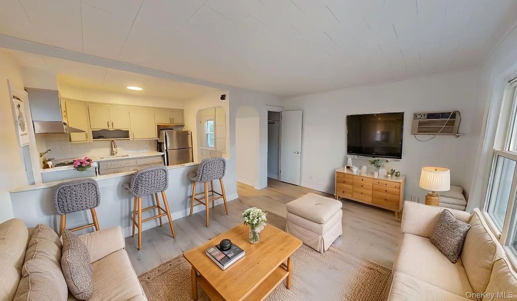 96-29 72nd Road # 2, Forest Hills