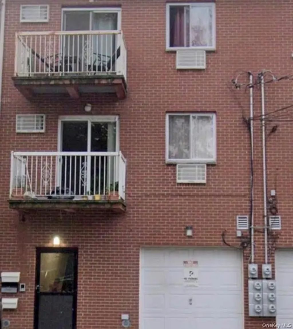 71-28 66th Road, Middle Village