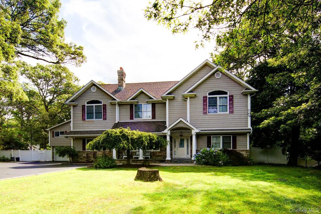 97 Chestnut Street, Mount Sinai