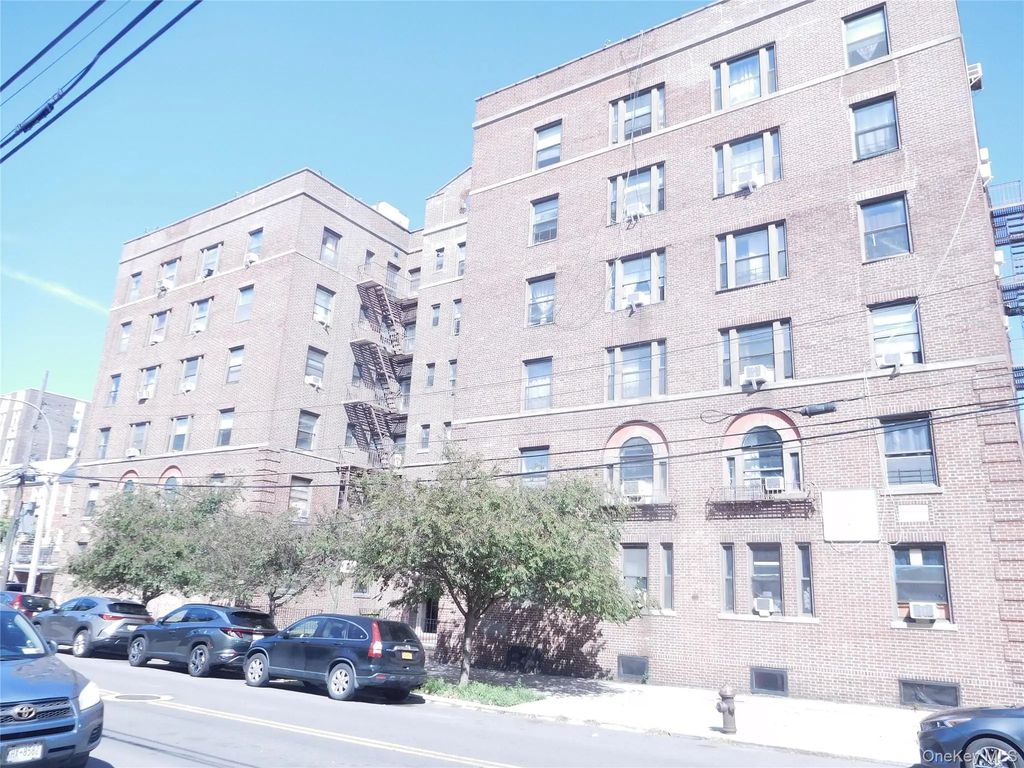 33-38 Parsons Boulevard # 1h, Flushing