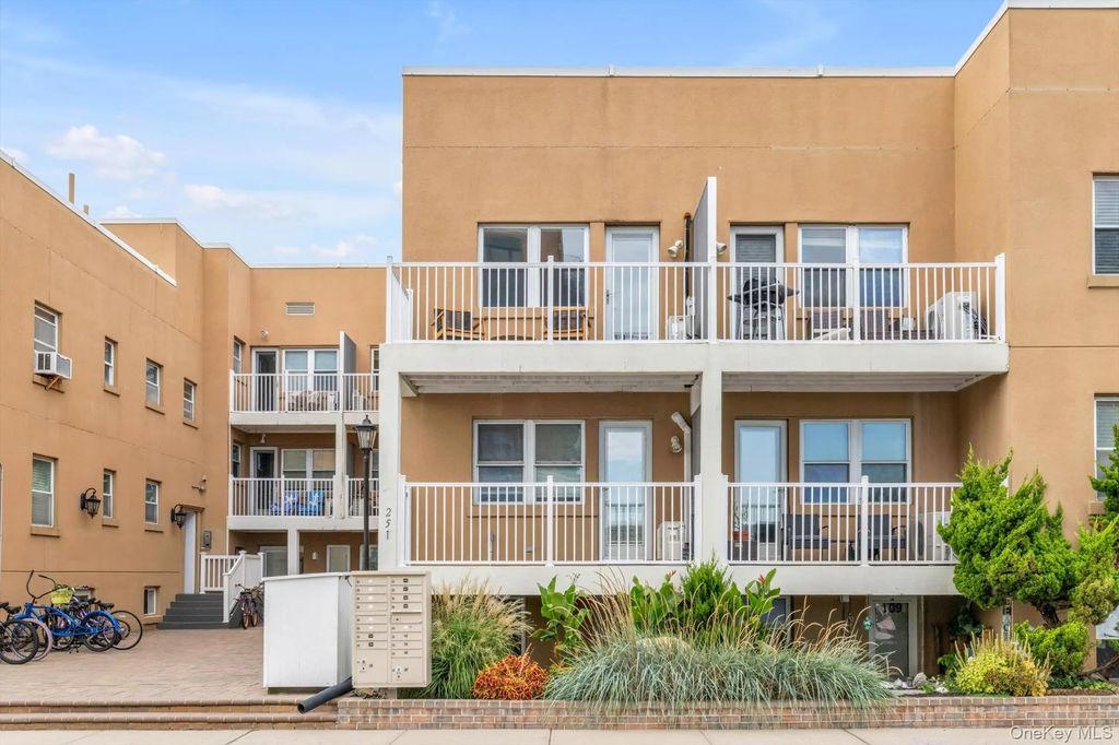 251 W Broadway # 210, Long Beach