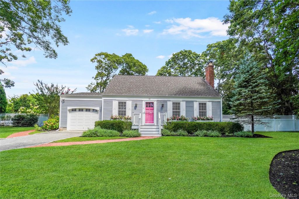 10 Tall Oak Lane, Remsenburg