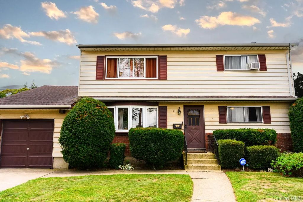 191 N Virginia Avenue, Massapequa