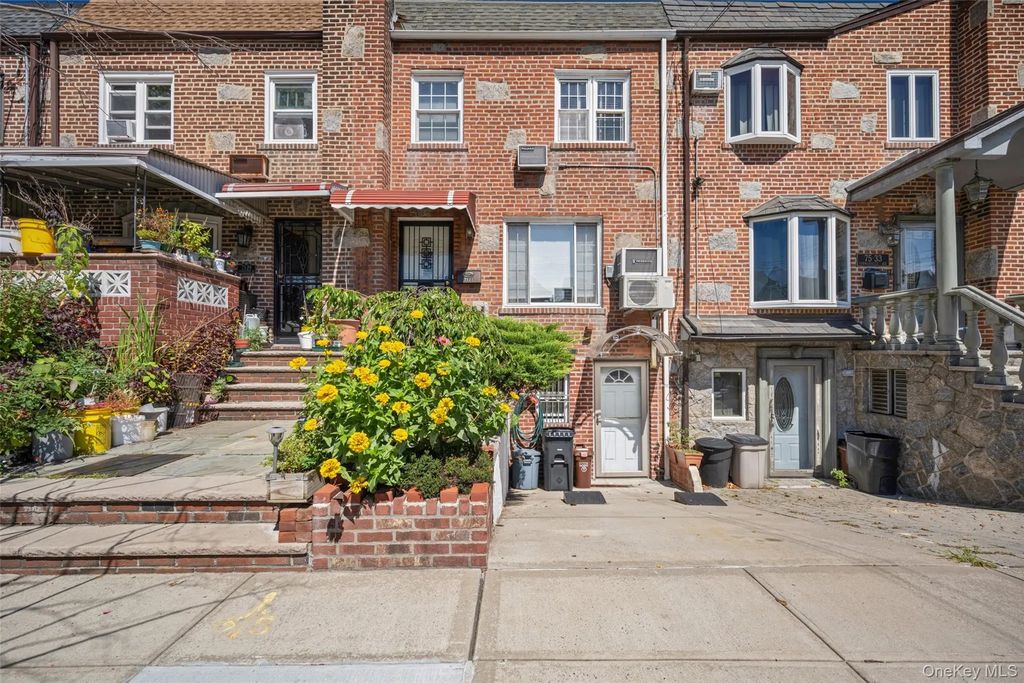 75-31 Furmanville Avenue, Middle Village