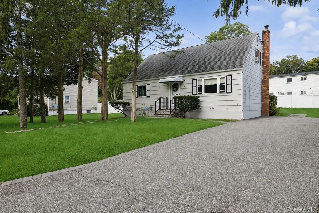 544 Park Avenue, Centereach