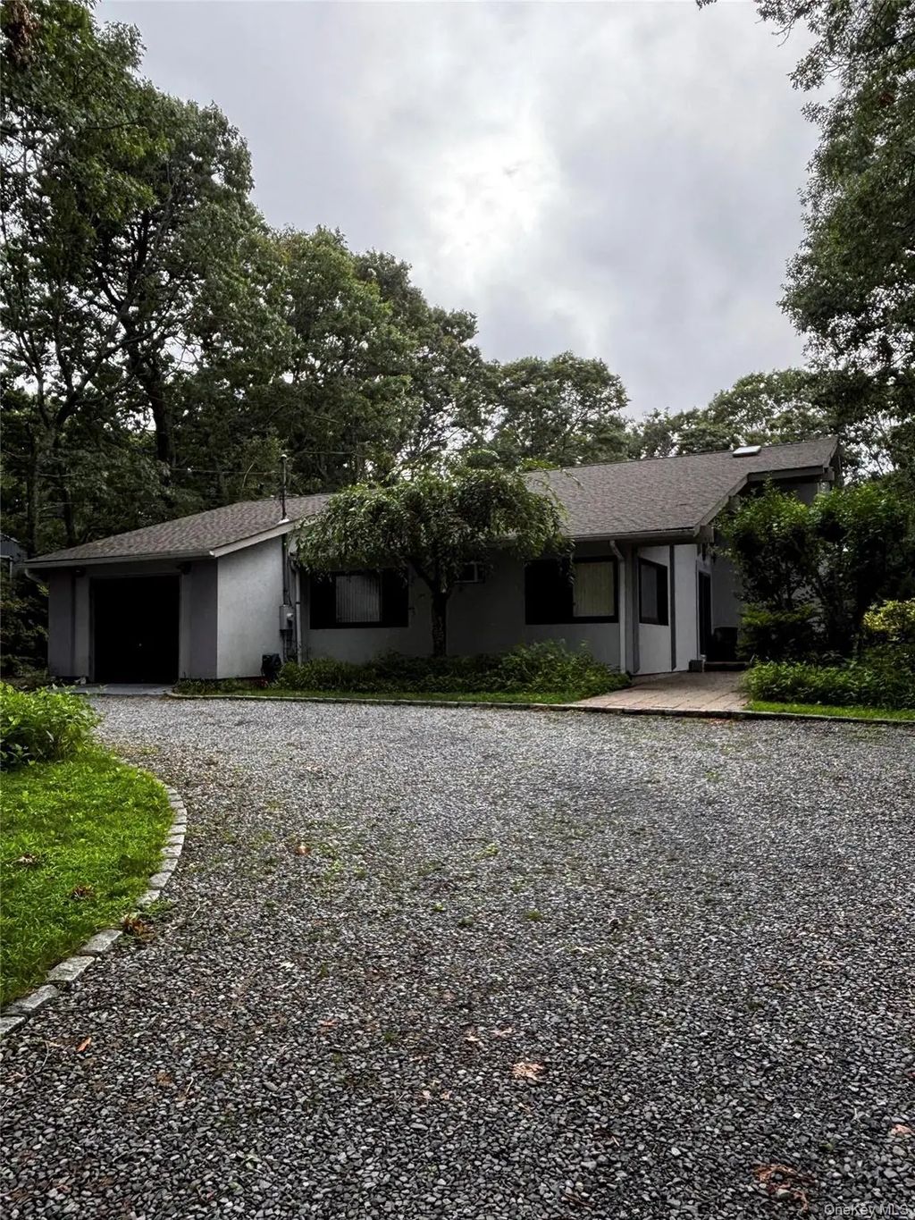 17 Columbine S, Hampton Bays