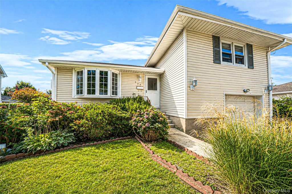 172 N Walnut Street, Massapequa