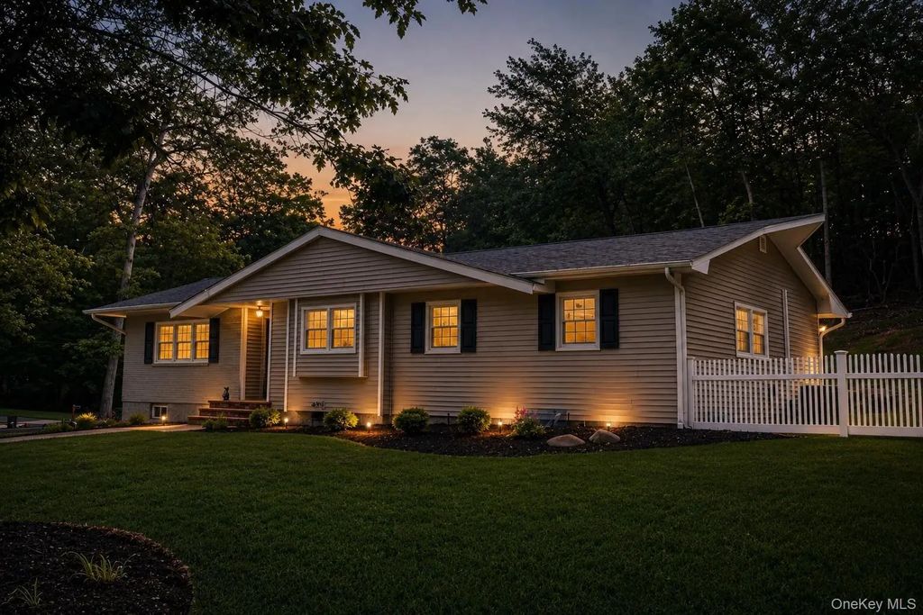1 Gables Boulevard, East Setauket
