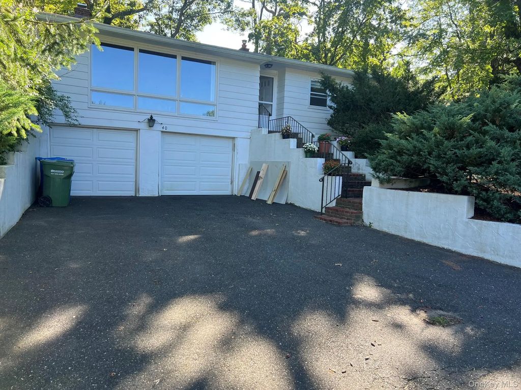40 Laurel Drive, Port Jefferson