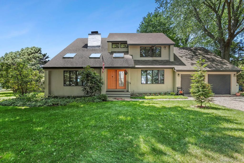 9 Hazelwood Avenue, Westhampton Beach