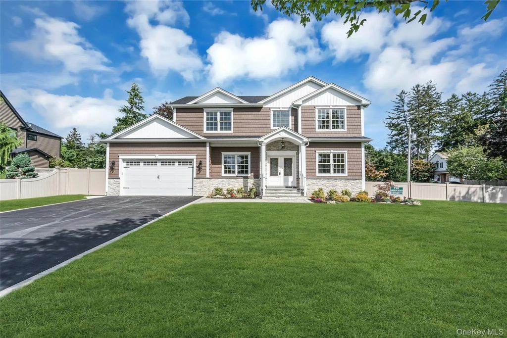 52 Linden Avenue, Bethpage
