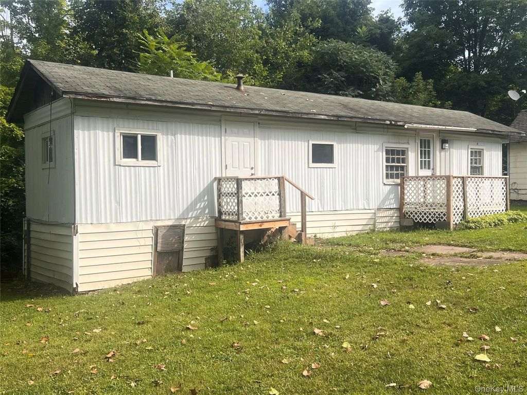 70 Minnewaska Trail, Kerhonkson