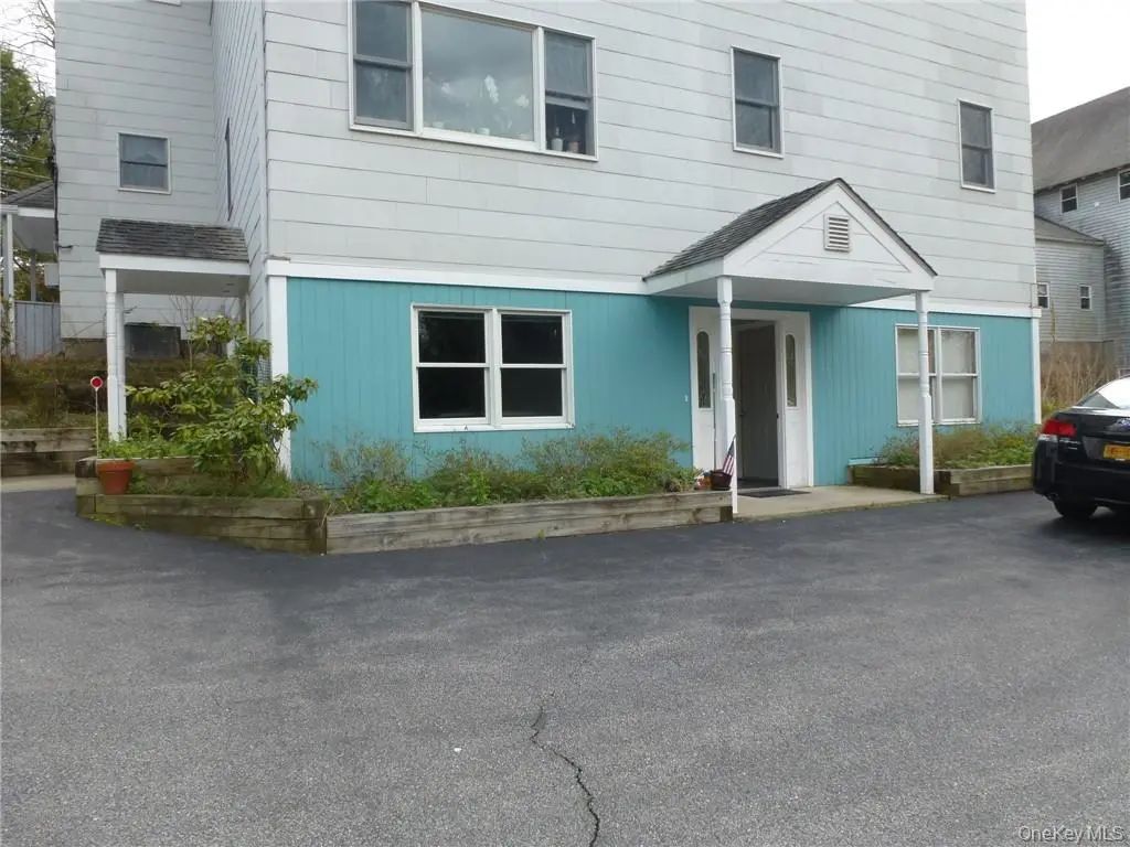 1217 E Main, Shrub Oak