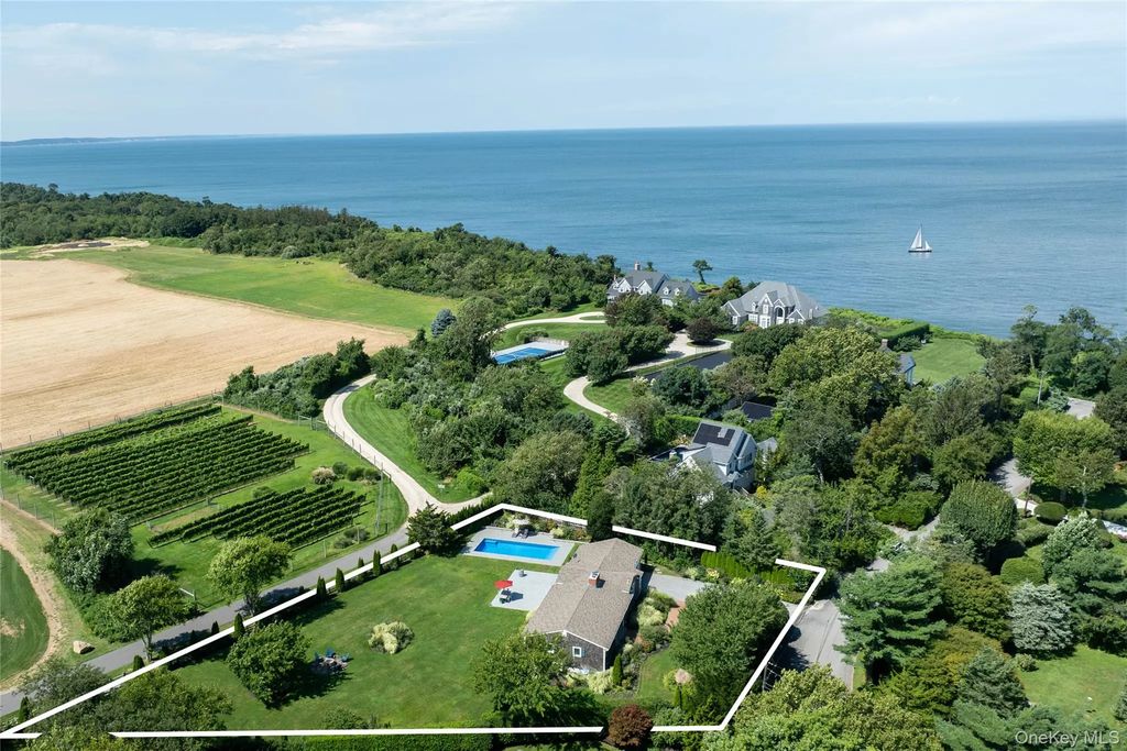 405 Birch Lane, Cutchogue