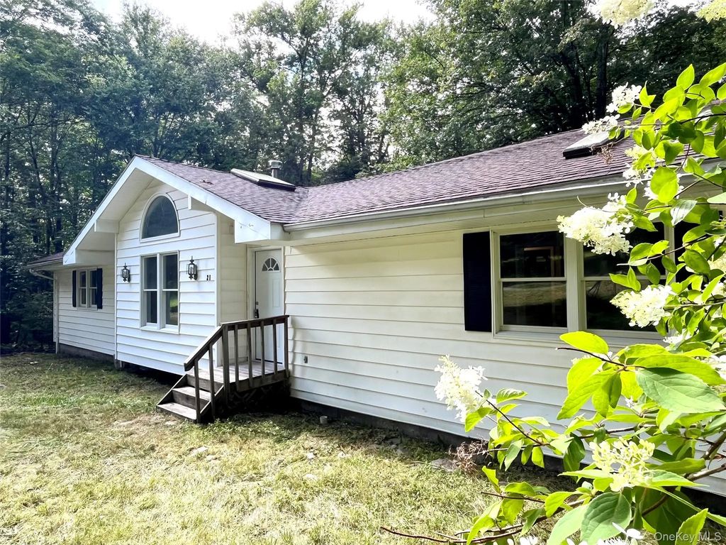 21 Browns Road, Livingston Manor