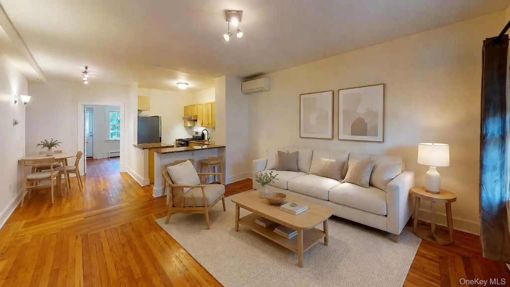 382 Burns Street # 1, Forest Hills