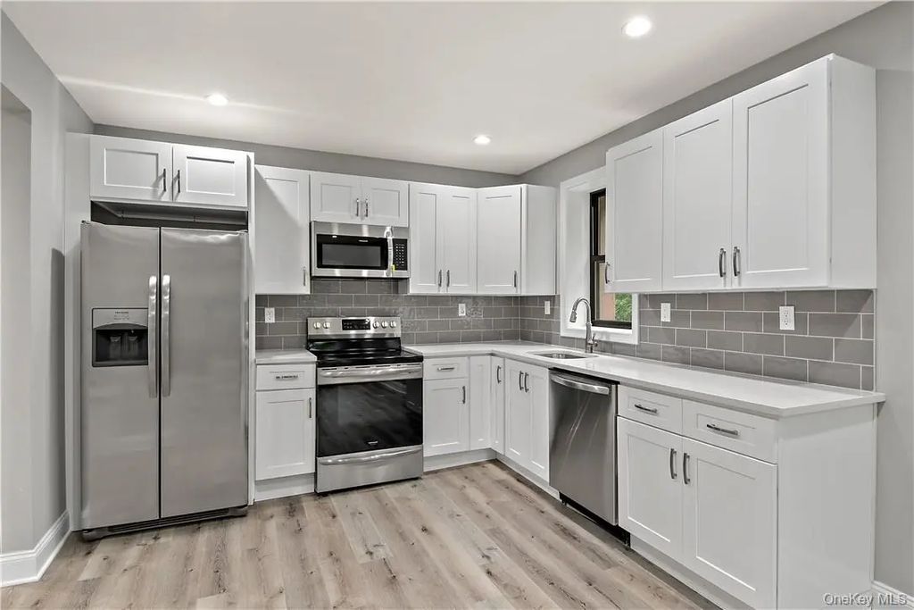 122 Commerce Street # 5, Hawthorne
