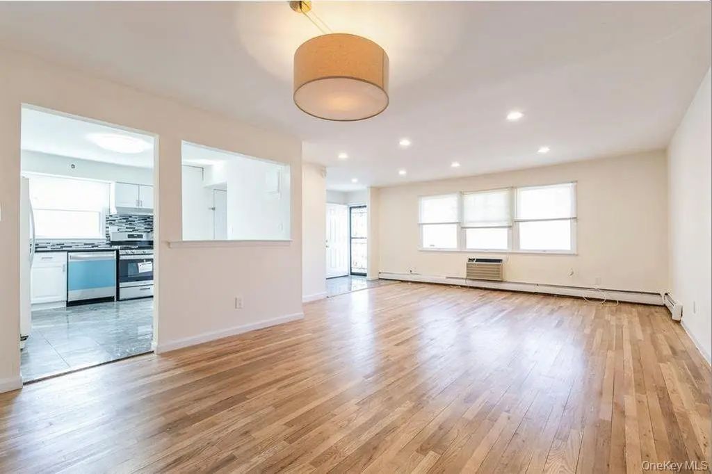 8833 Ransom Street, Queens Village