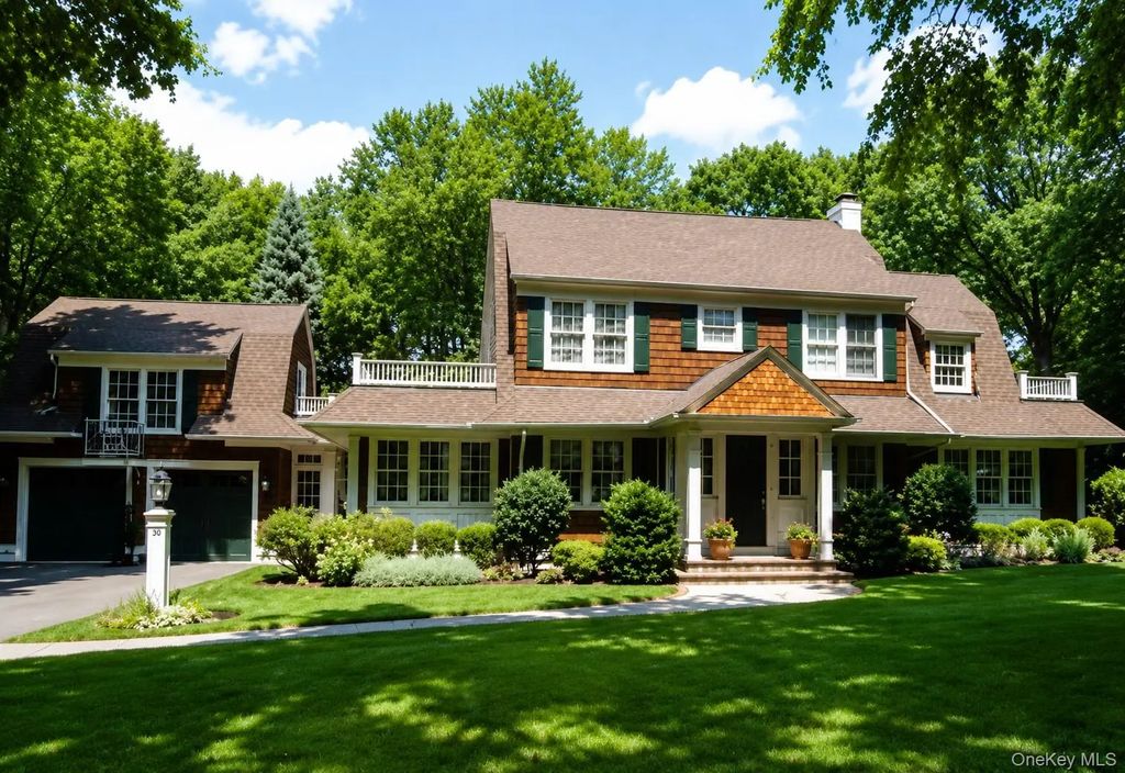 30 The Maples, Roslyn Estates