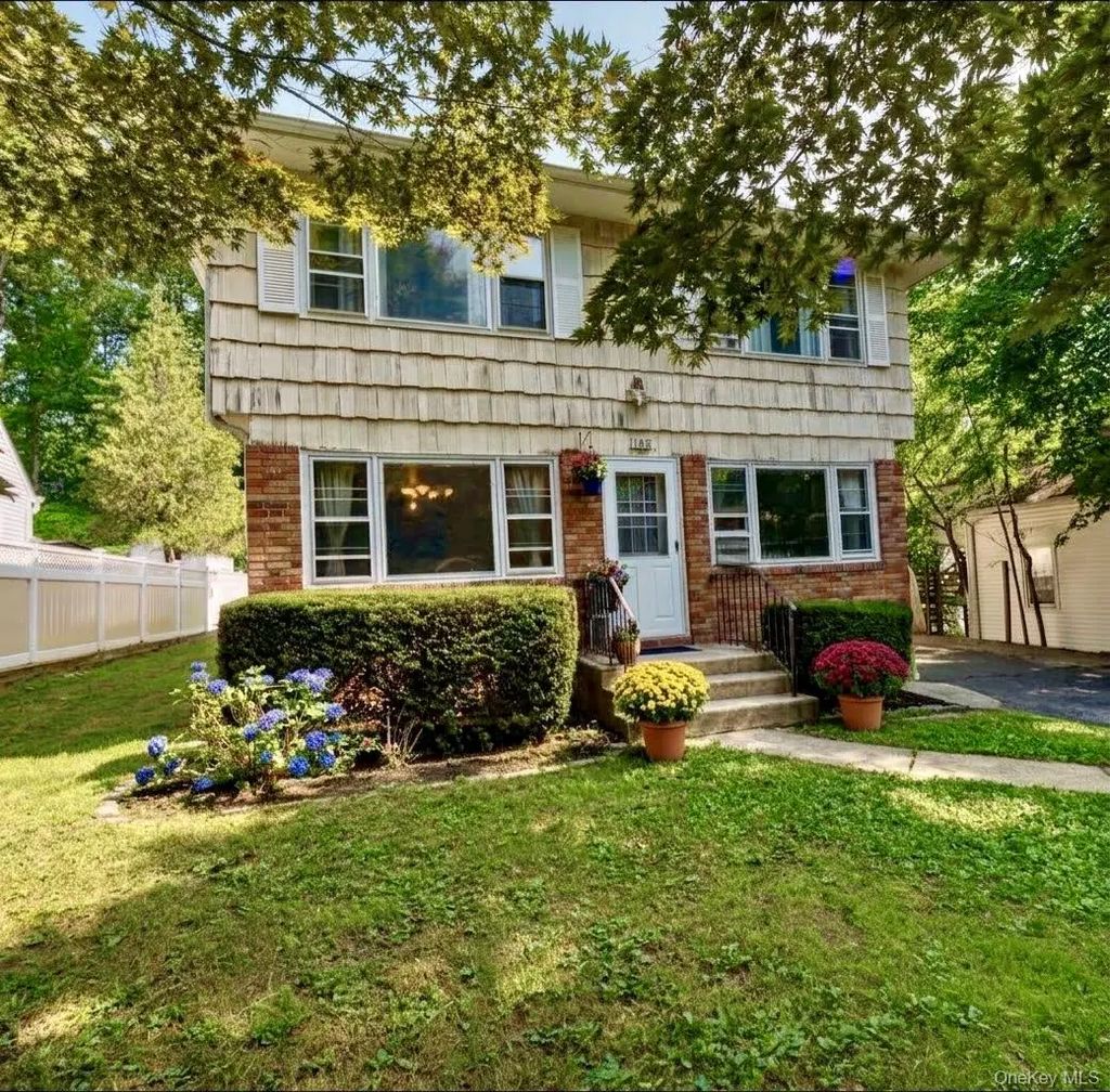 146 Carley Avenue, Huntington