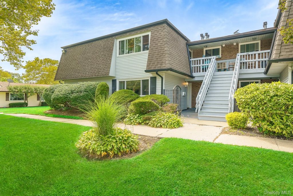 161 Feller Drive, Central Islip