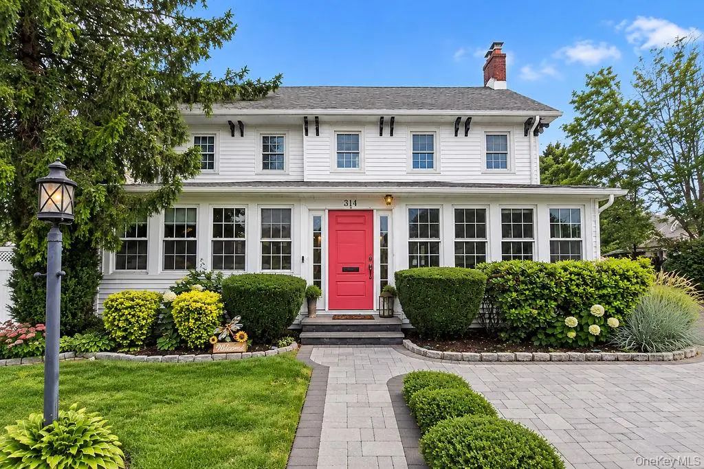 314 Ocean Avenue, East Rockaway