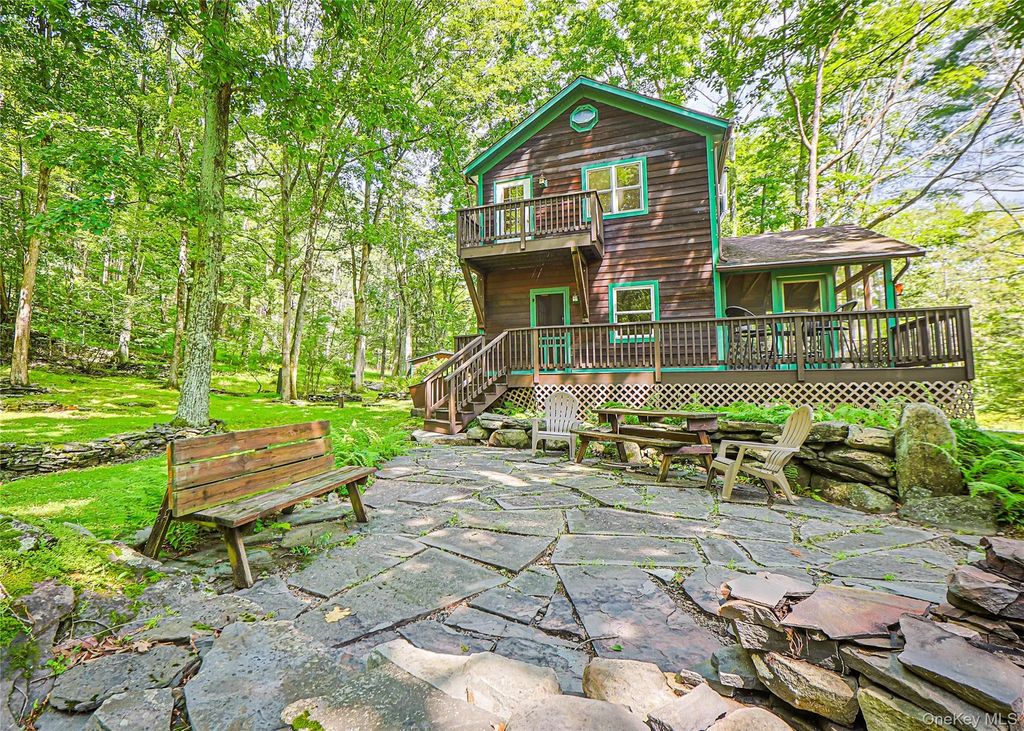 345 Dug Road, Accord
