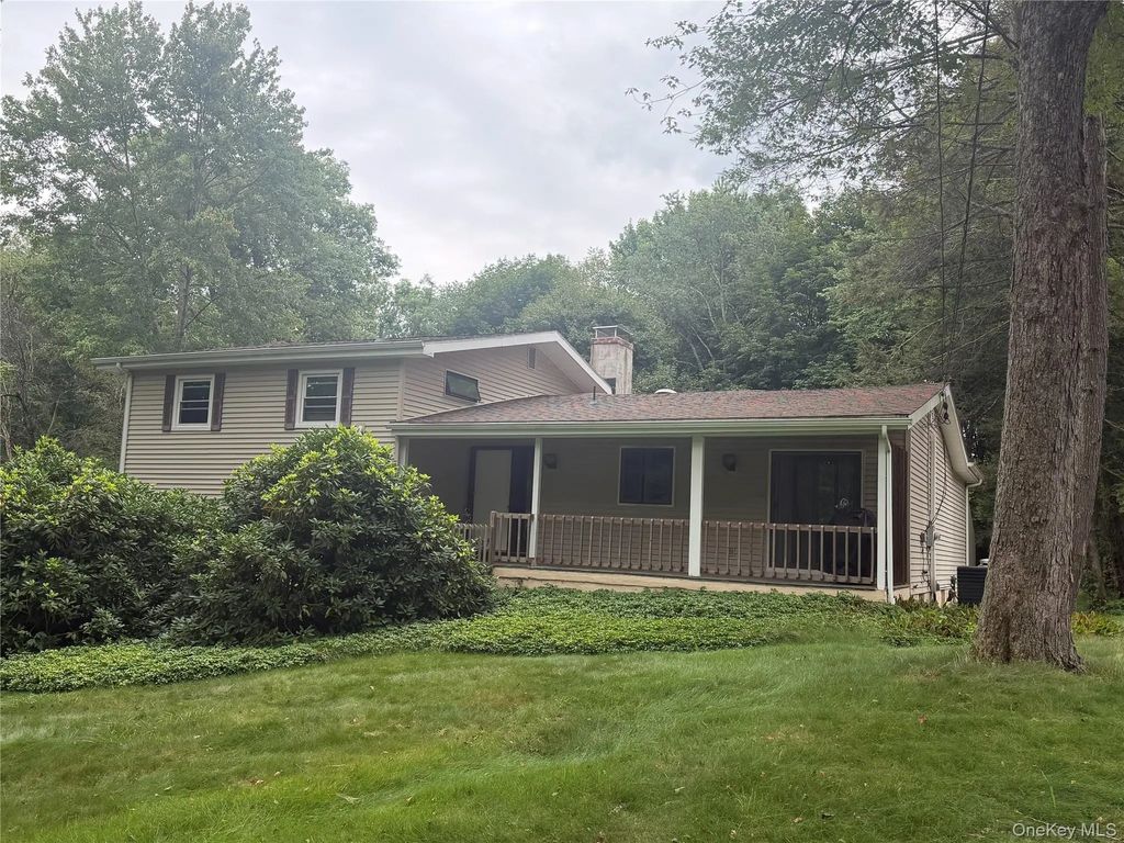 24 Fox Hill Road, Wappingers Falls