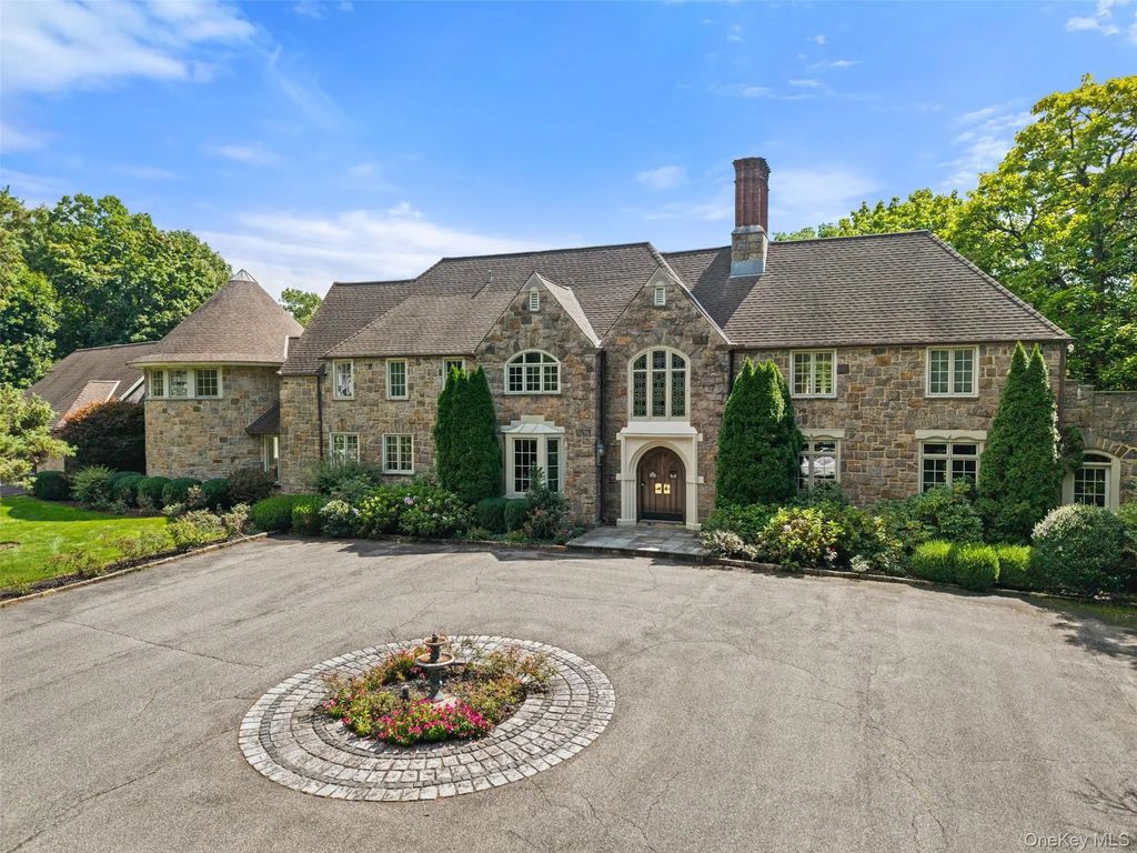 383 Woodlands Road, Harrison