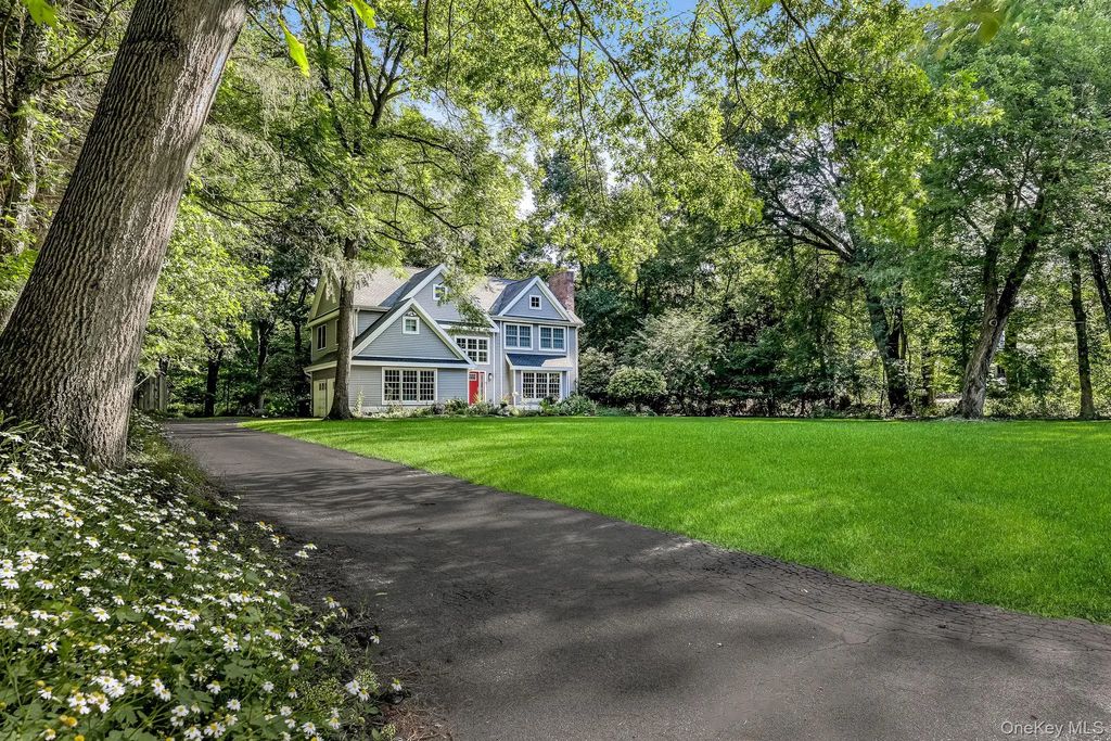 32 Bayard Lane N, Suffern
