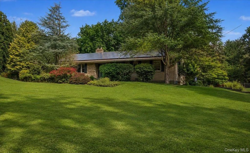 27 Reed Road, Wappingers Falls