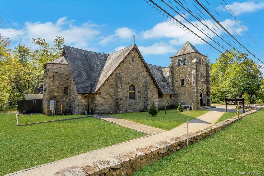 1715 E Main Street, Mohegan Lake