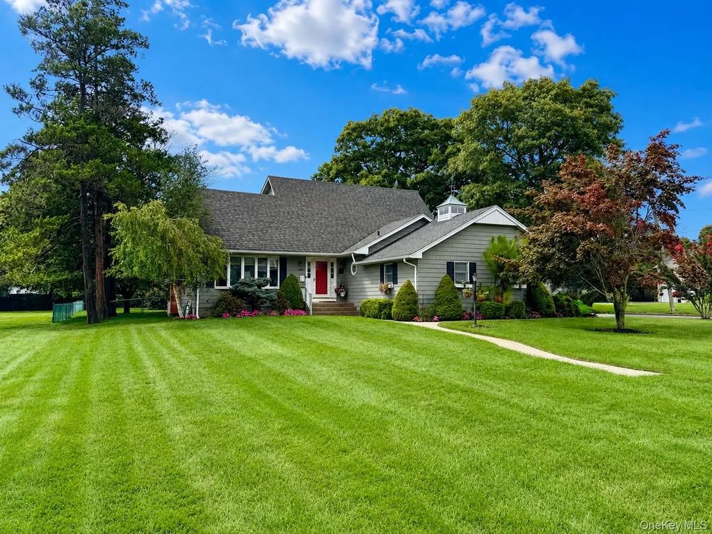 302 Maple Avenue, Patchogue