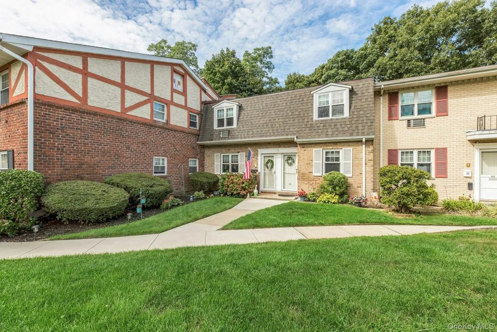 21 Glen Hollow Drive # G9, Holtsville