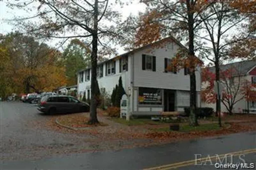 70 Westchester Avenue, Pound Ridge