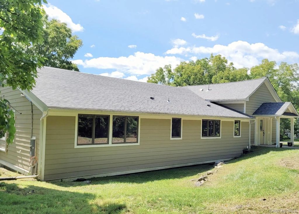 13 Waters Drive, Stone Ridge