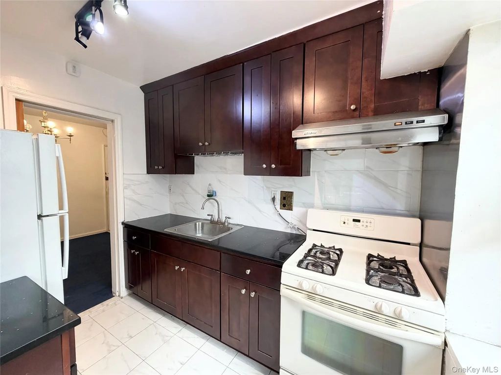 32-43 90th Street # 306, East Elmhurst