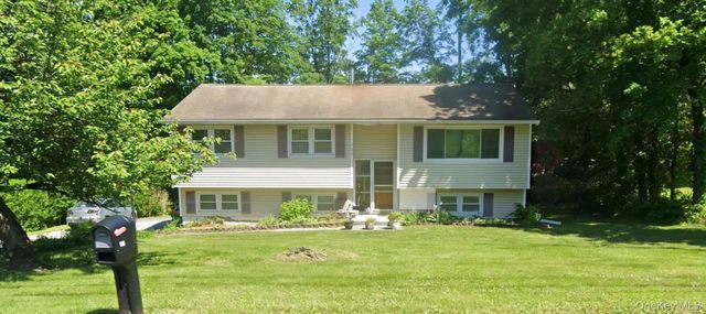 165 Delavergne Avenue, Wappingers Falls