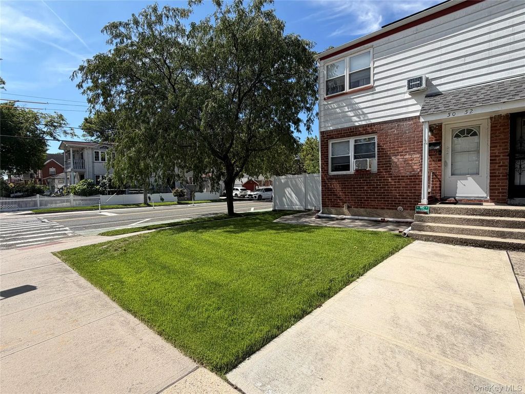 5052 Francis Lewis Blvd, Oakland Gardens