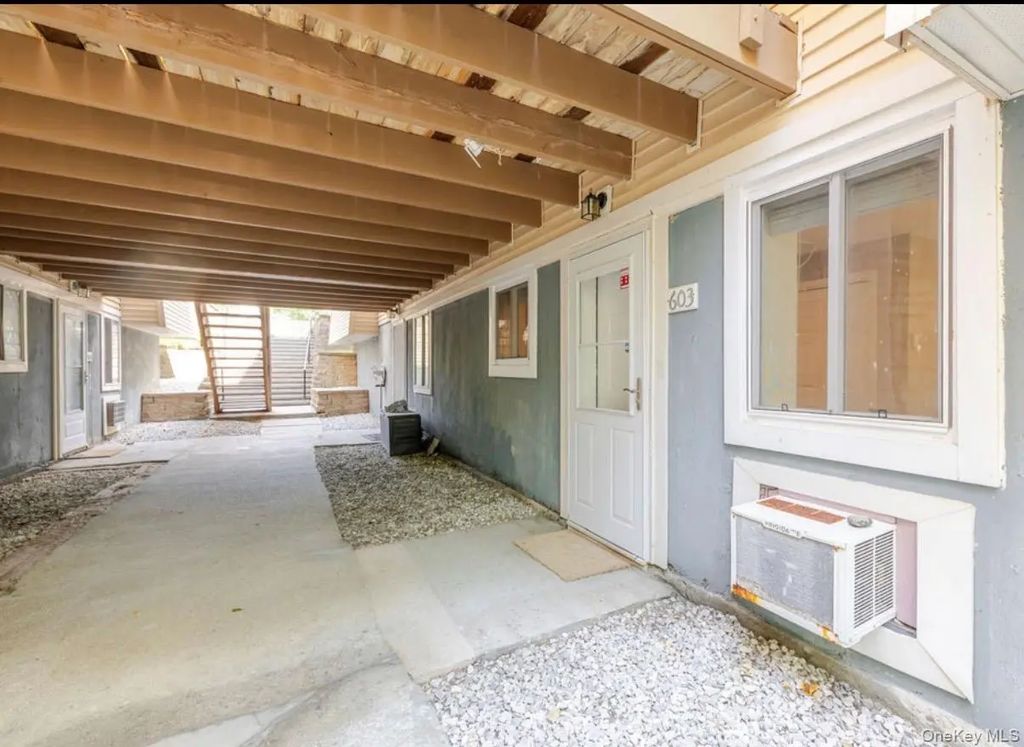 603 Fox Run Lane, Carmel