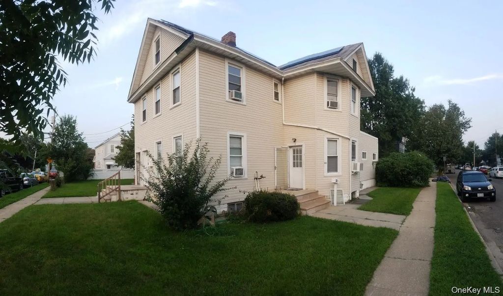 83 Kraemer Street # 2, Hicksville