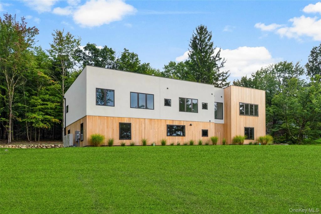 39 Mountain Lane, Beacon