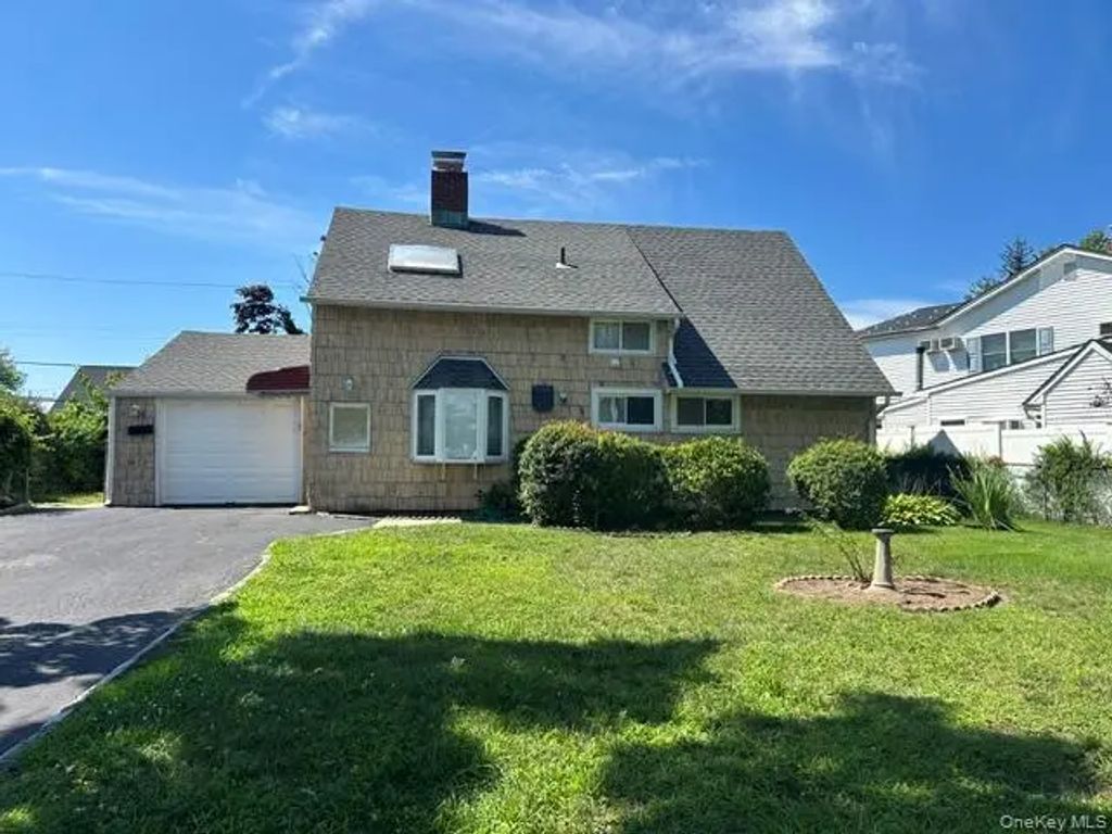 14 Cinder Lane, Hicksville